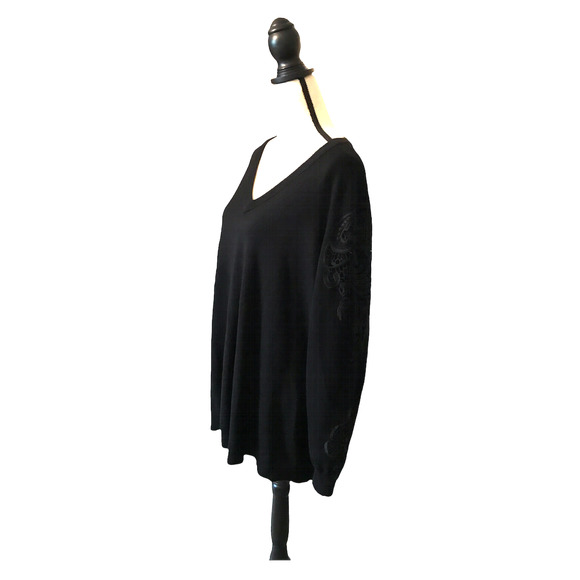 Lane Bryant Black Tunic Sweater with Lace Embellishment on Sleeves, Size 26/28 - Picture 2 of 7